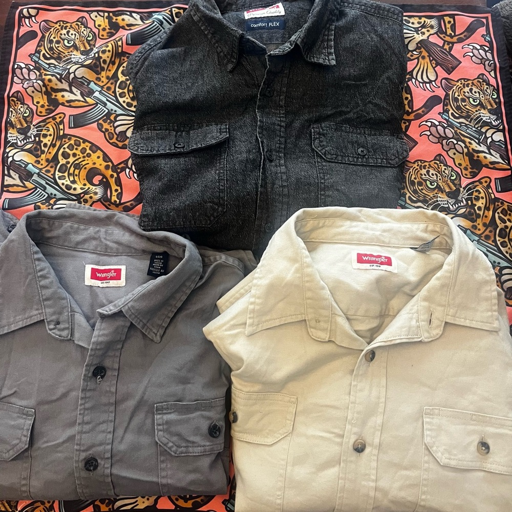 Wrangler Flannel Button Down Shirt Bundle x3 - Men’s large
